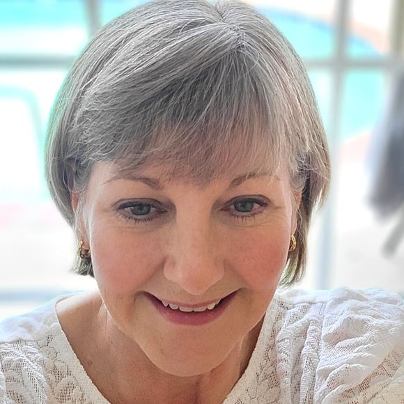 Meet your Posher, Michelle - Picture 1 of 2